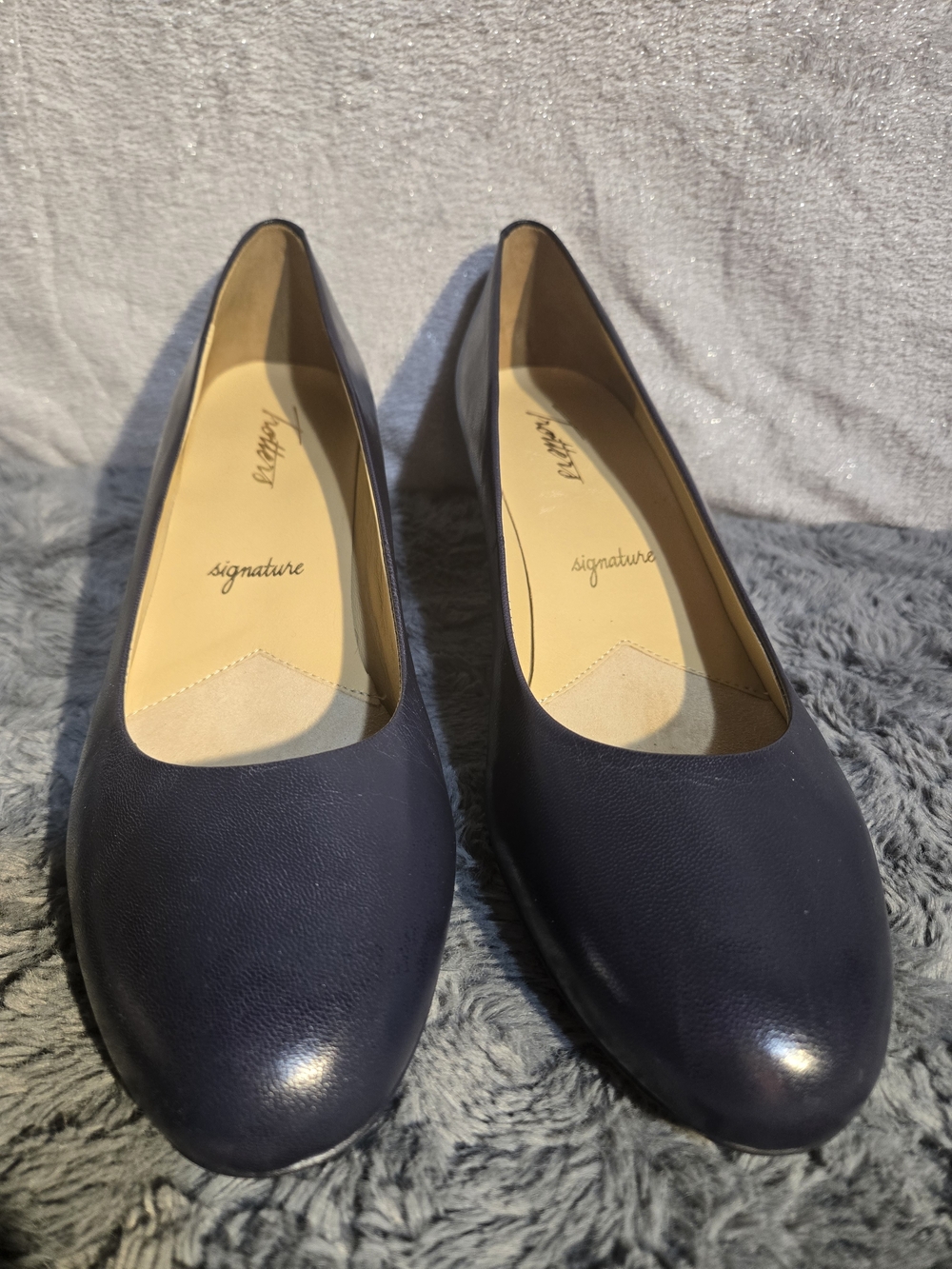 Signature Navy Leather Round Almond Toe 9W
